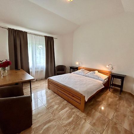 Luxor Hotel Havířov Bagian luar foto