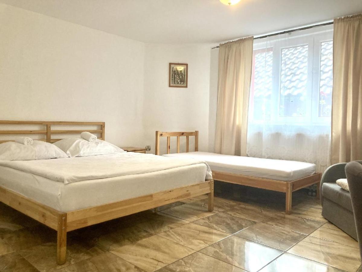 Luxor Hotel Havířov Bagian luar foto