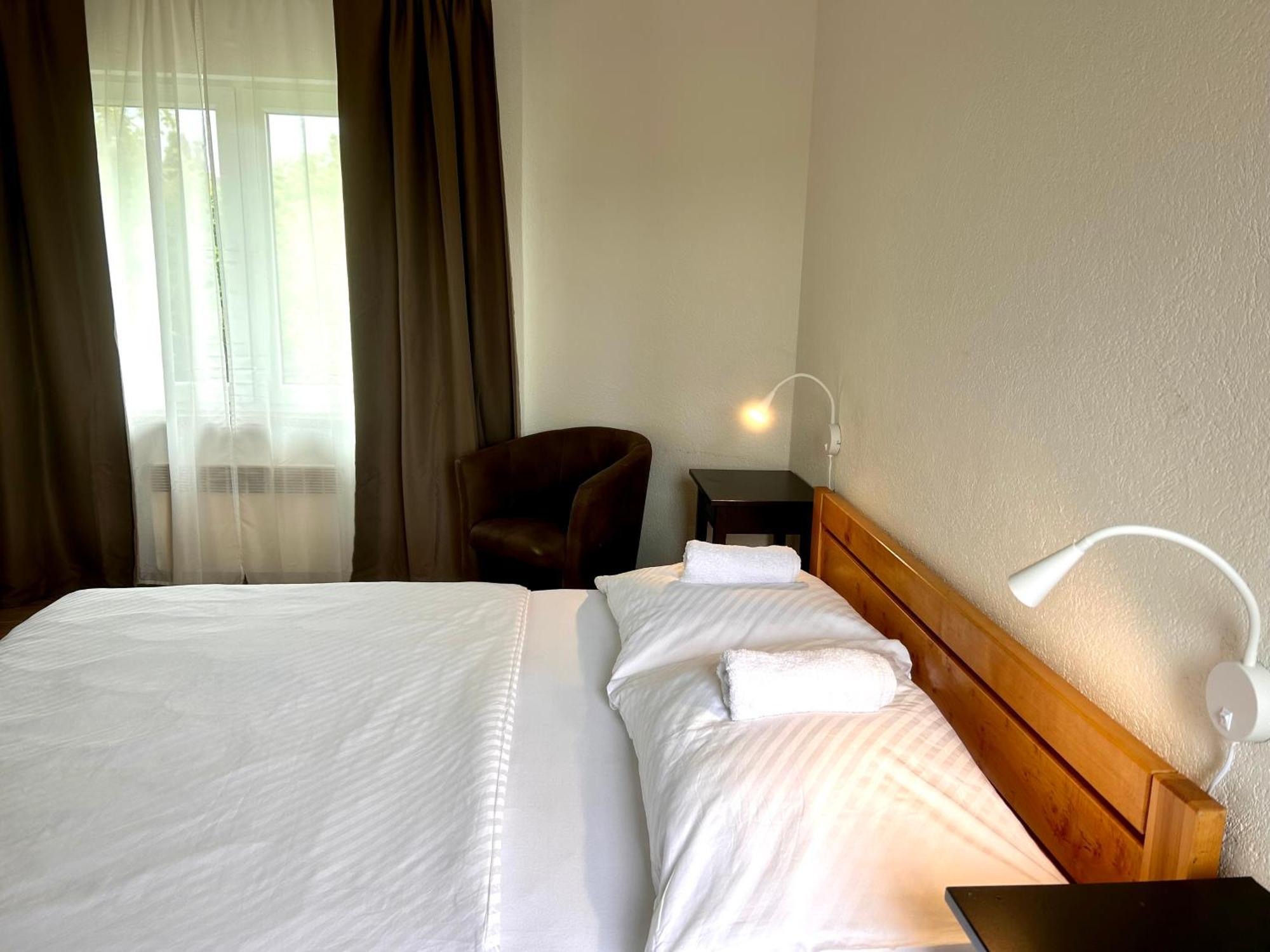 Luxor Hotel Havířov Bagian luar foto