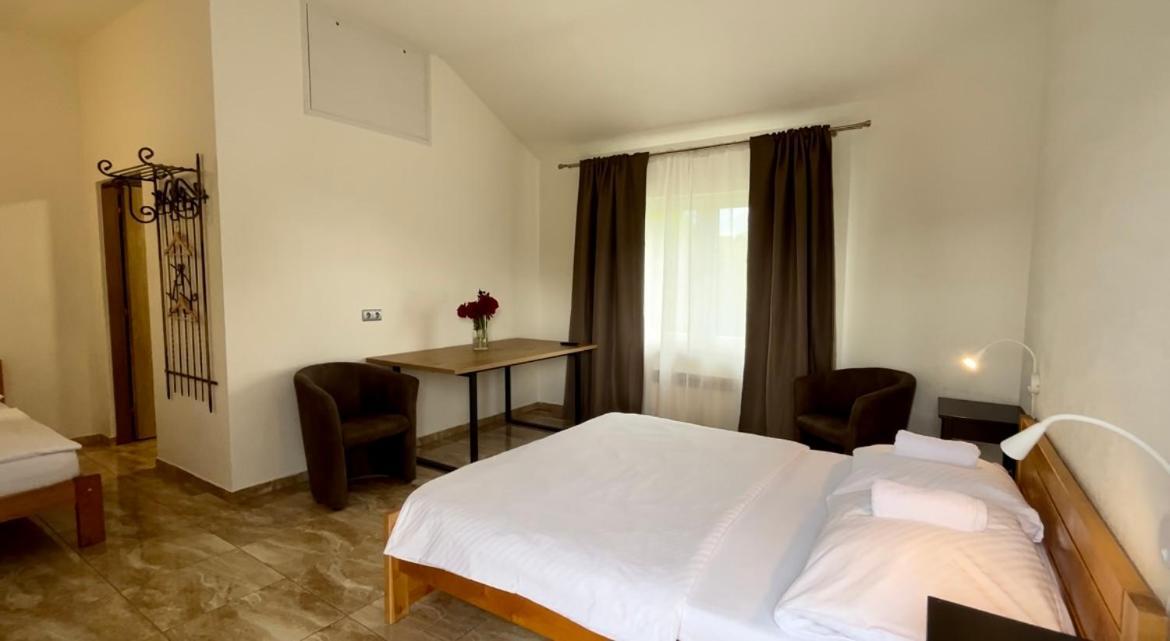 Luxor Hotel Havířov Bagian luar foto